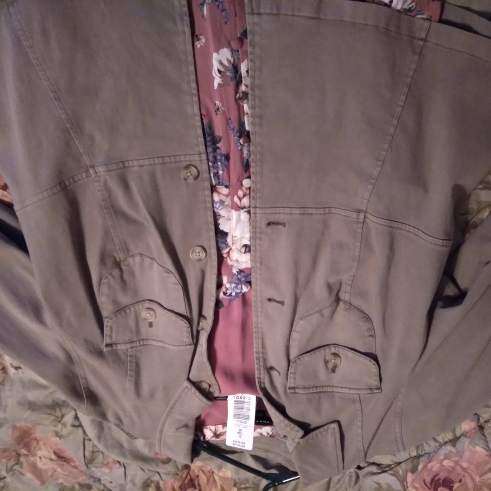 Torrid top - Picture 3 of 3